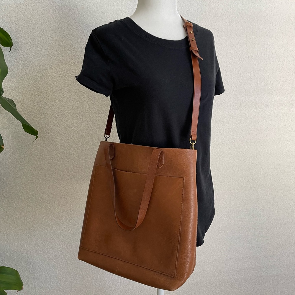 The Medium Transport Tote